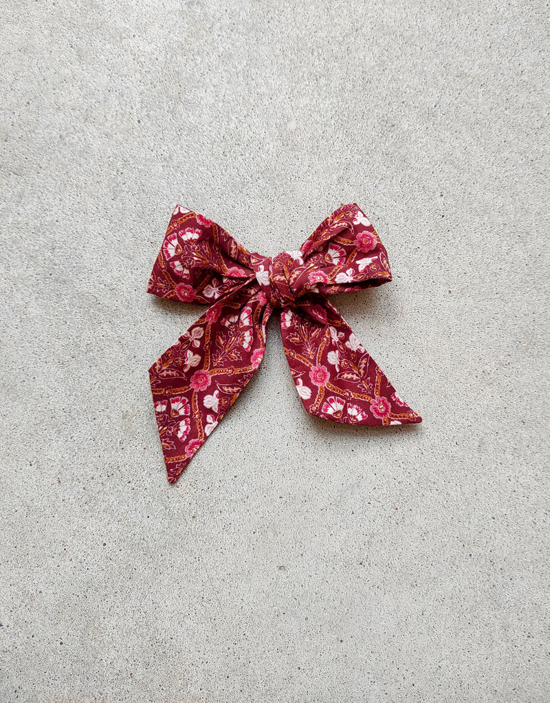 Scarlett bow / Sample