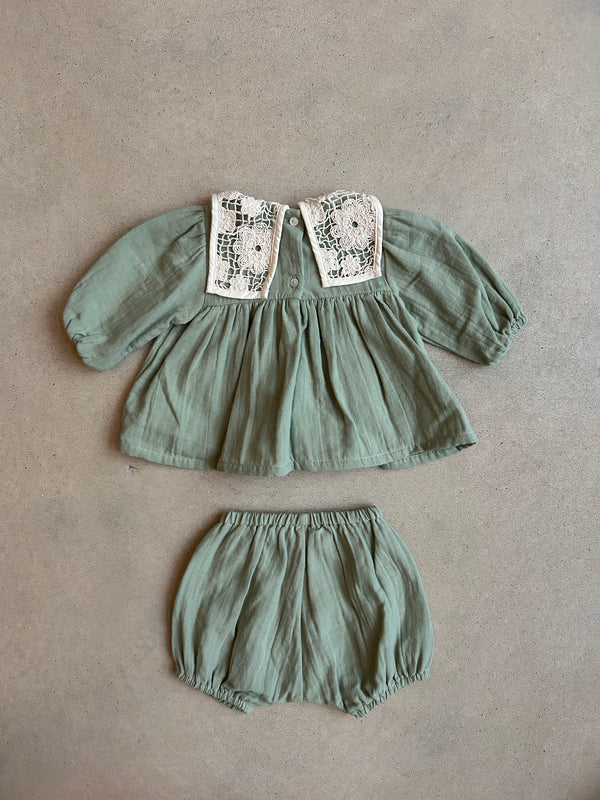 Iris Set Forest Lace 3 Months/ Sample